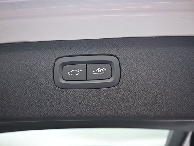 New 2026 Volvo XC90 B6 Ultra w/ Protection Package image 33