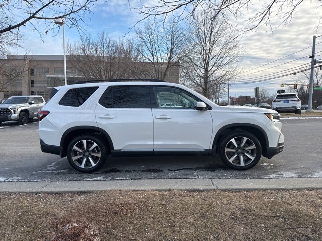 Certified 2025 Honda Pilot Elite image 13