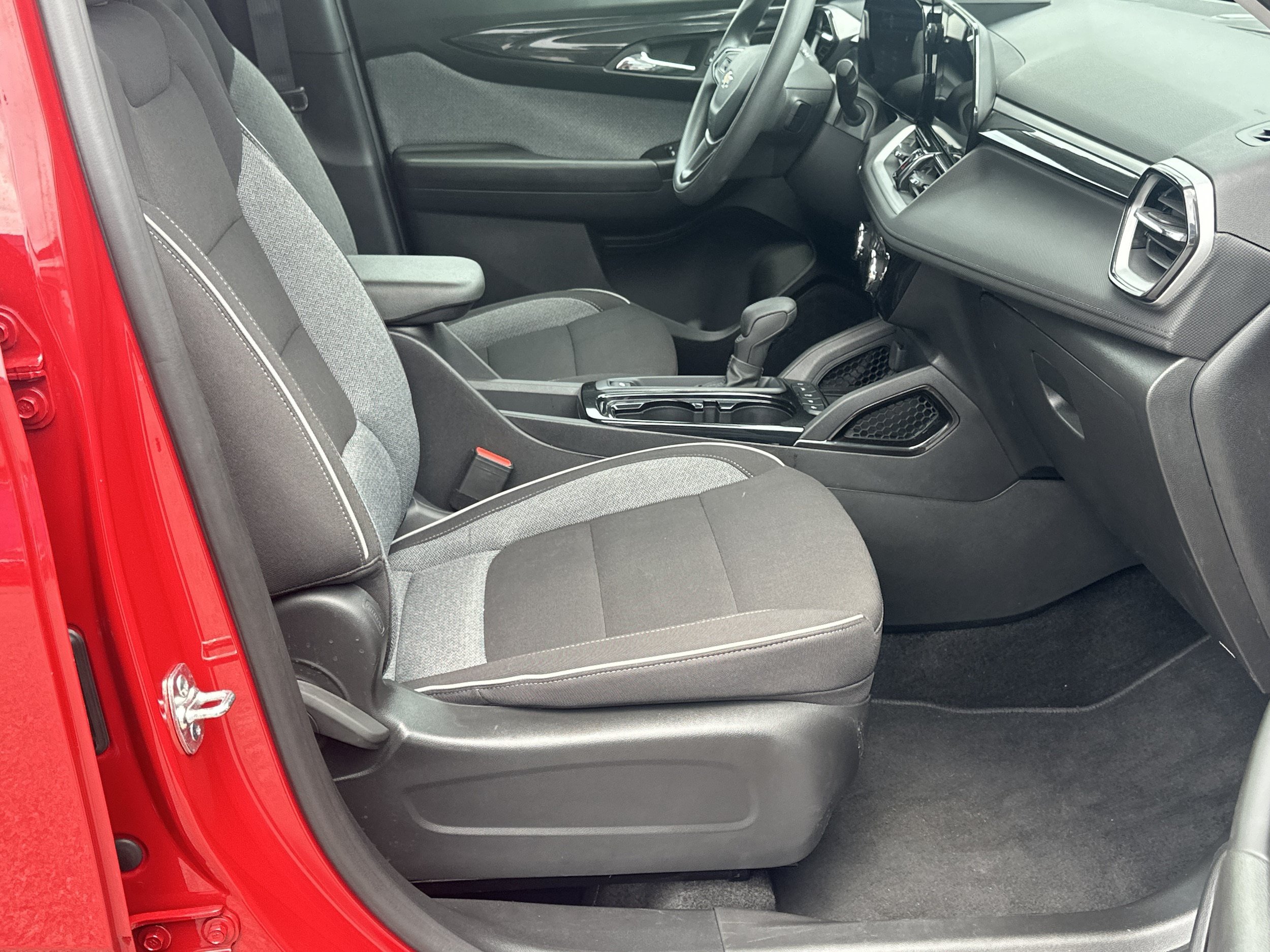 Used 2026 Chevrolet TrailBlazer LT FWD image 13