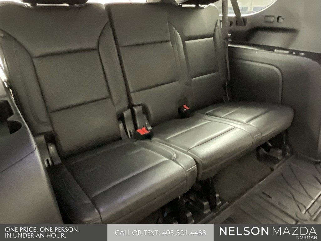 Used 2023 Chevrolet Suburban Z71 w/ Luxury Package image 31