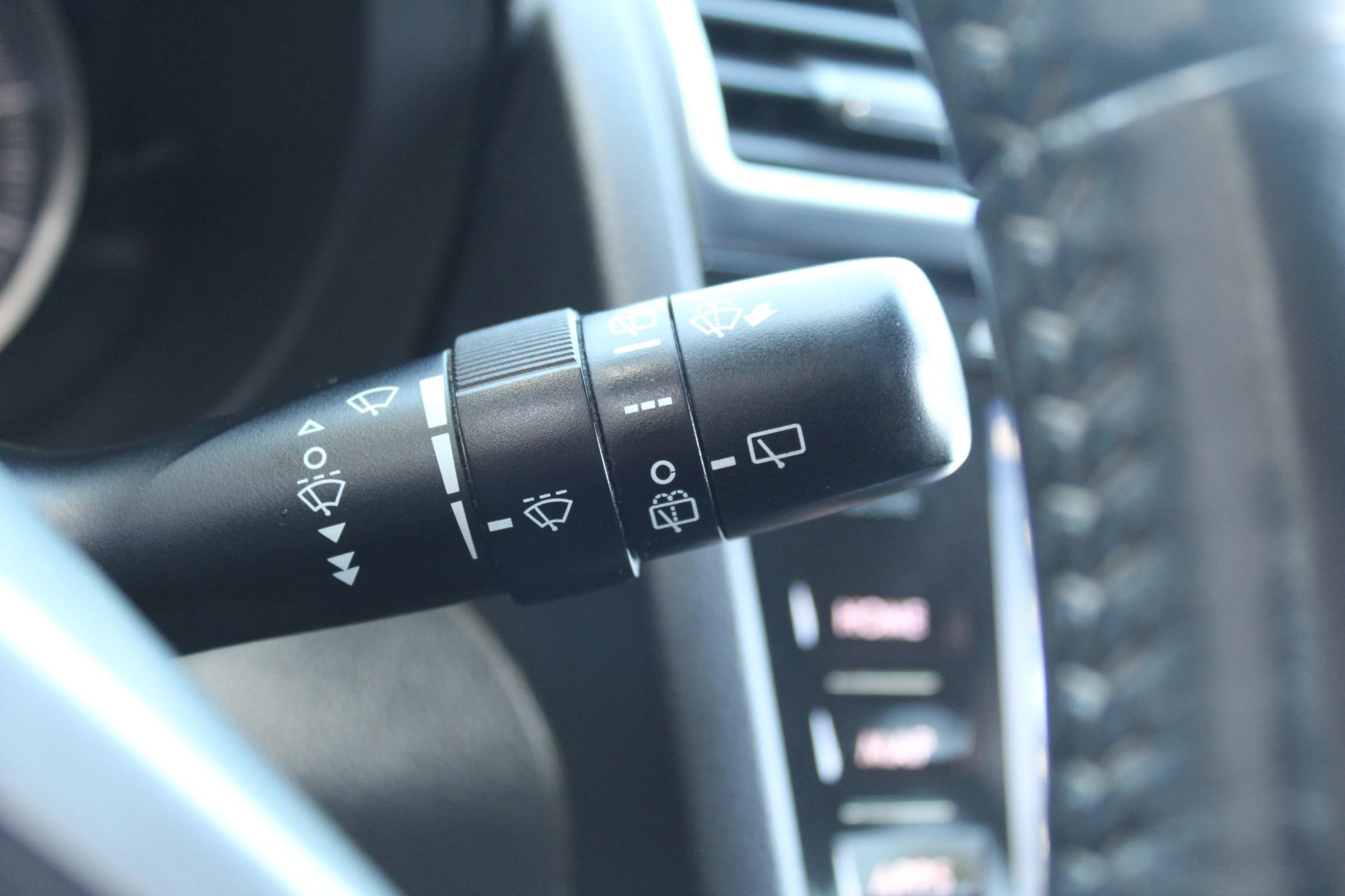 Used 2016 Subaru Forester 2.5i Limited image 29