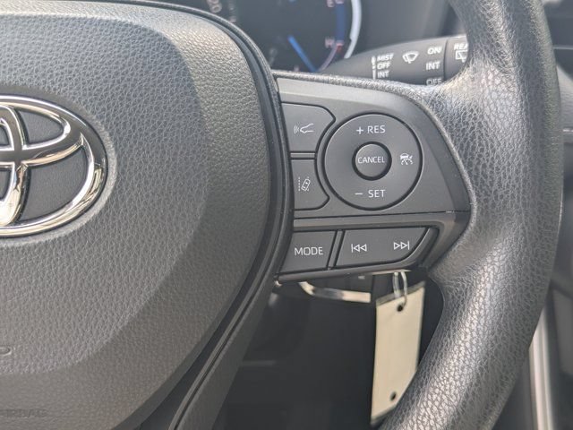 Used 2025 Toyota RAV4 LE AWD/4WD image 22