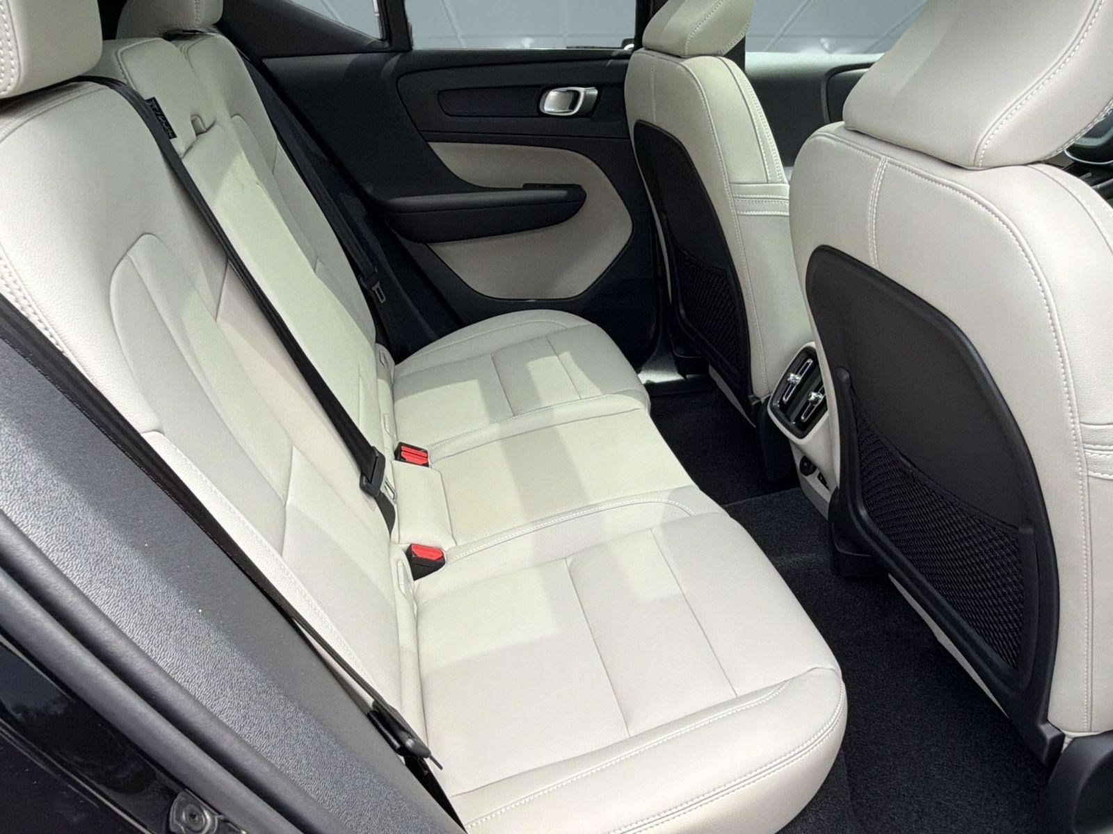 New 2026 Volvo XC40 B4 Plus w/ Climate Package FWD image 30
