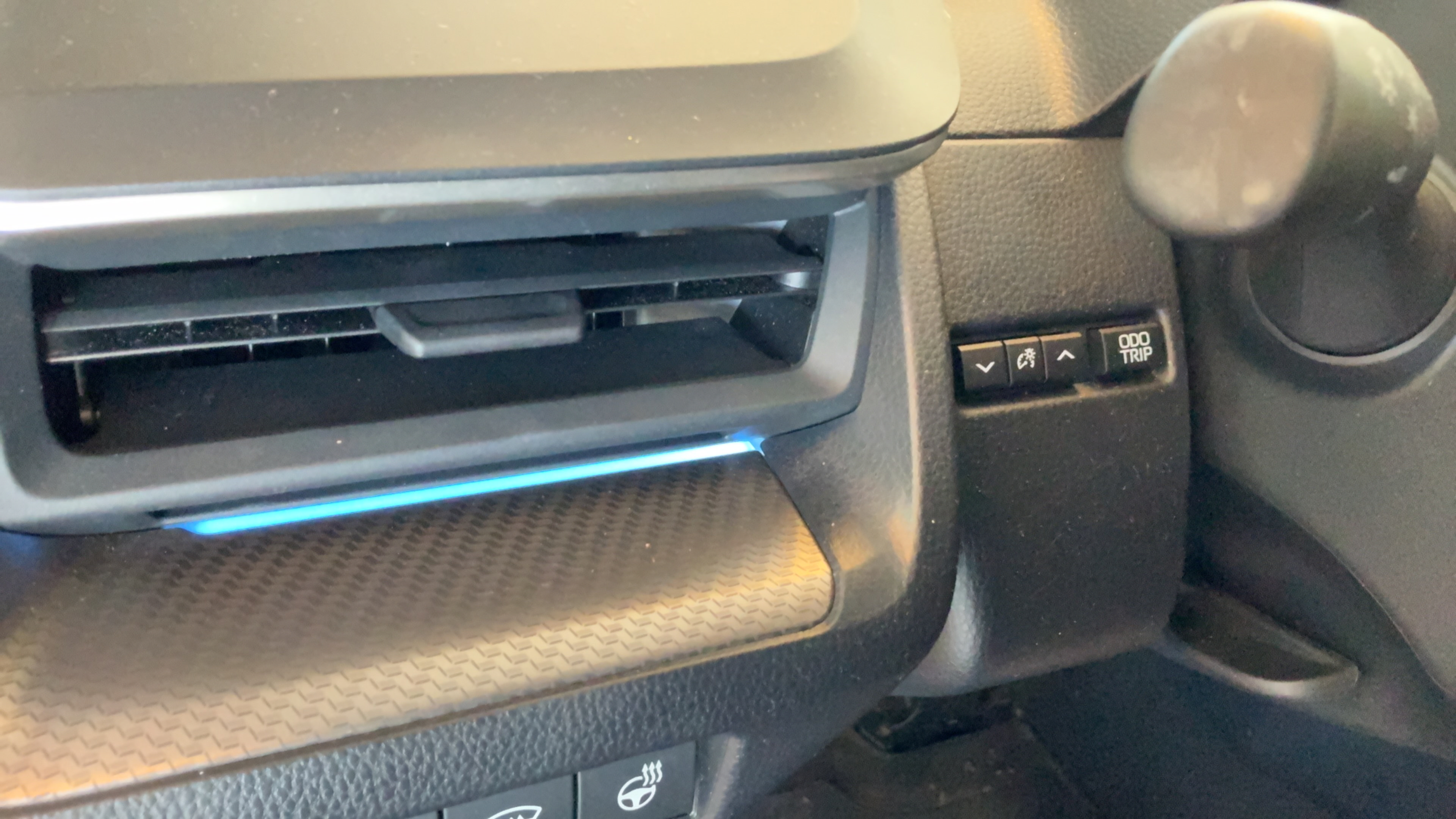 Used 2024 Toyota Prius XLE FWD image 19