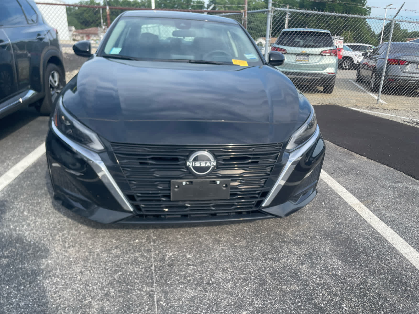 Used 2023 Nissan Altima 2.5 SV FWD image 2