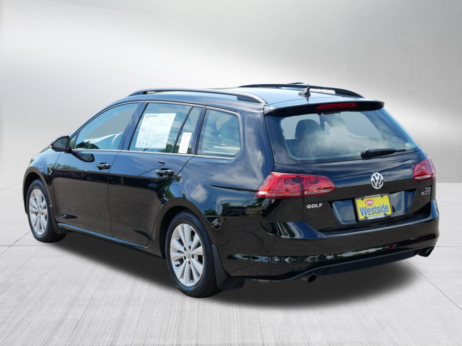 Used 2017 Volkswagen Golf S AWD/4WD image 5