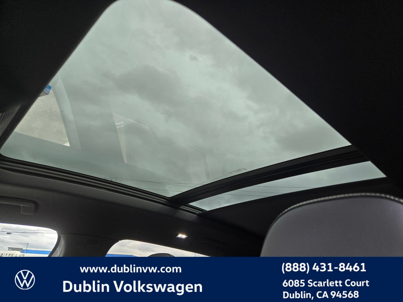 New 2026 Volkswagen Tiguan SE R-Line AWD/4WD image 14