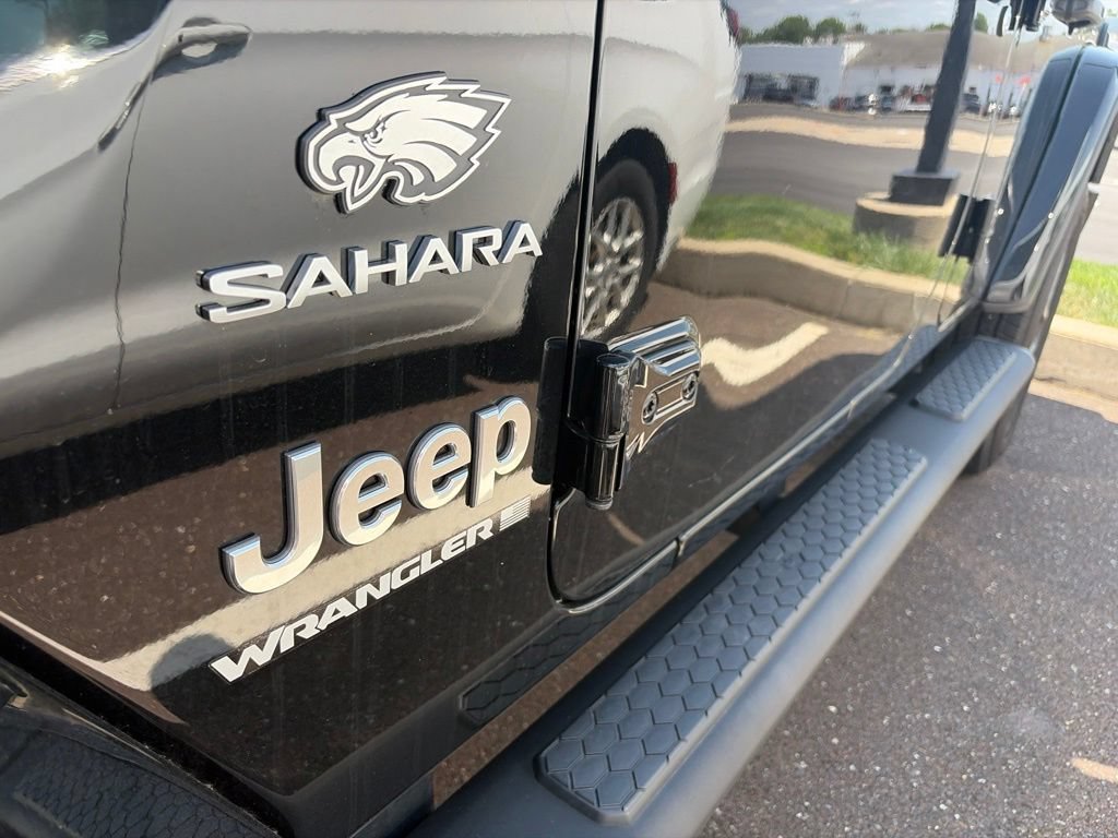 Used 2024 Jeep Wrangler Unlimited Sahara AWD/4WD image 6