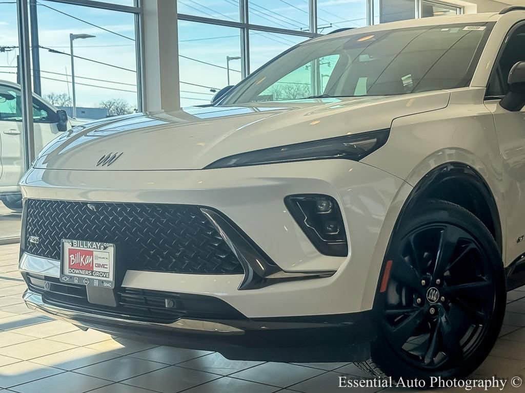 New 2025 Buick Envision Sport Touring image 3