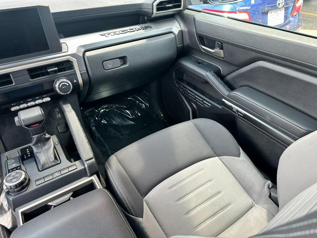 Used 2024 Toyota Tacoma TRD Off-Road image 12