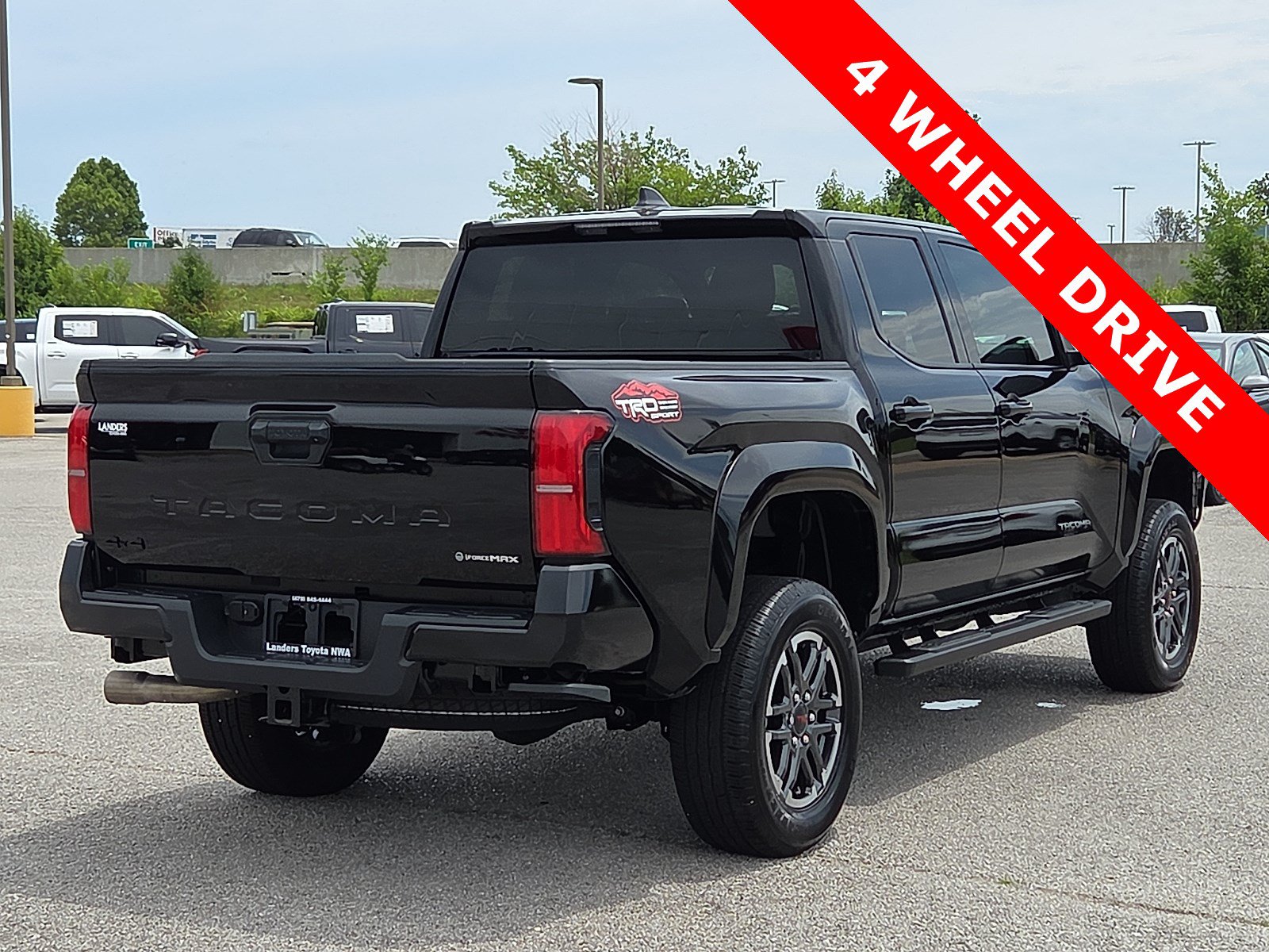 Used 2025 Toyota Tacoma TRD Sport AWD/4WD image 5