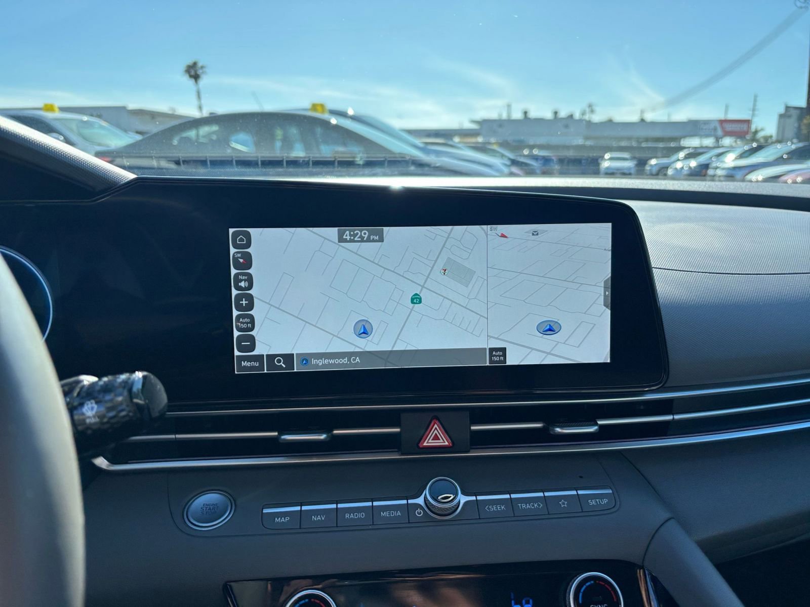 Used 2025 Hyundai Elantra SEL image 21