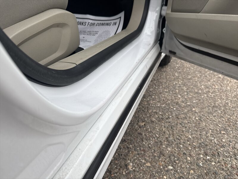 Used 2020 Ford Fusion SE FWD image 7