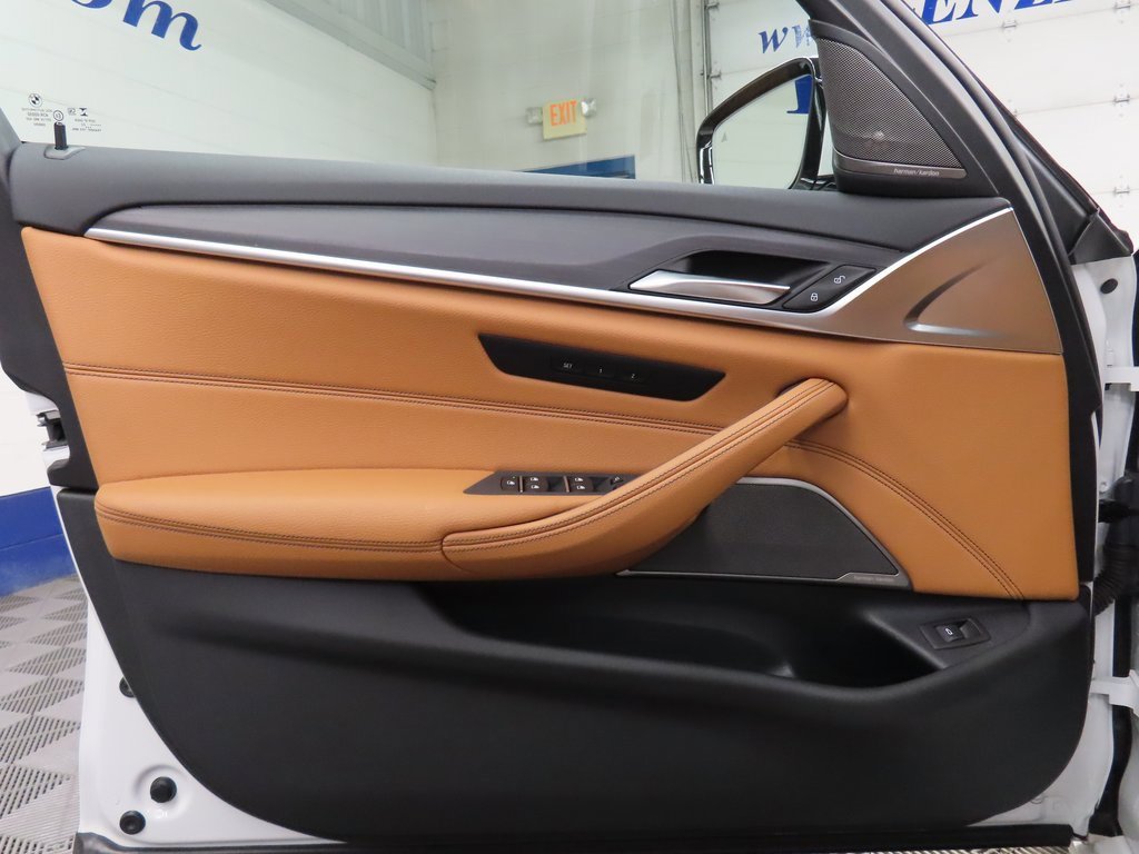 Used 2022 BMW 530i xDrive image 45