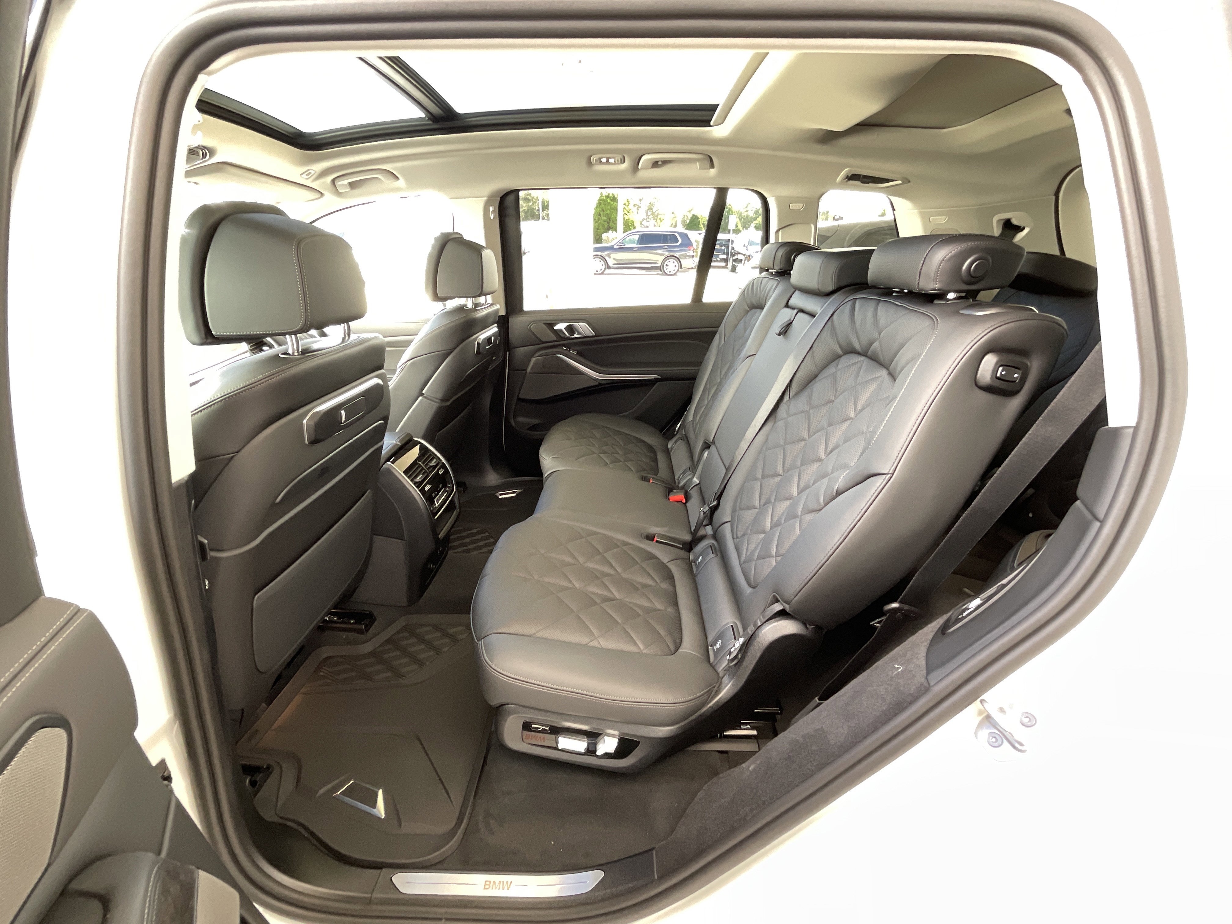 New 2026 BMW X7 xDrive40i w/ Premium Package image 26