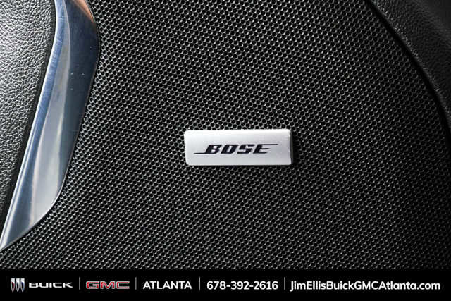 Used 2023 GMC Yukon SLT w/ SLT Premium Package image 7