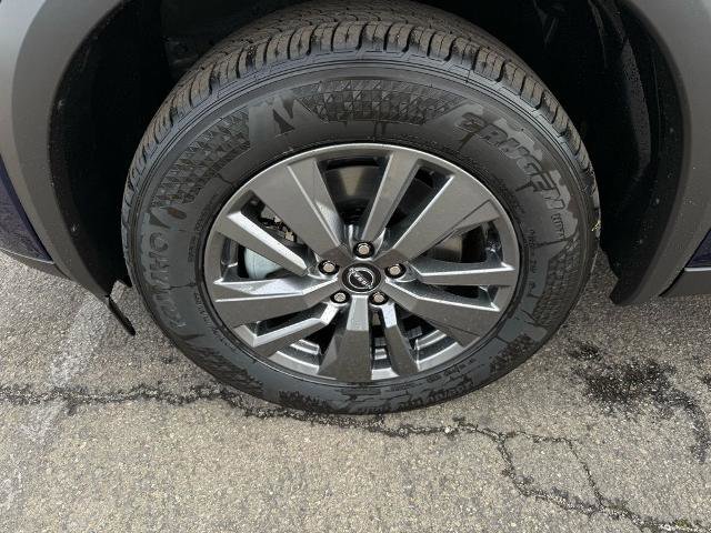 New 2026 Nissan Pathfinder SV image 9