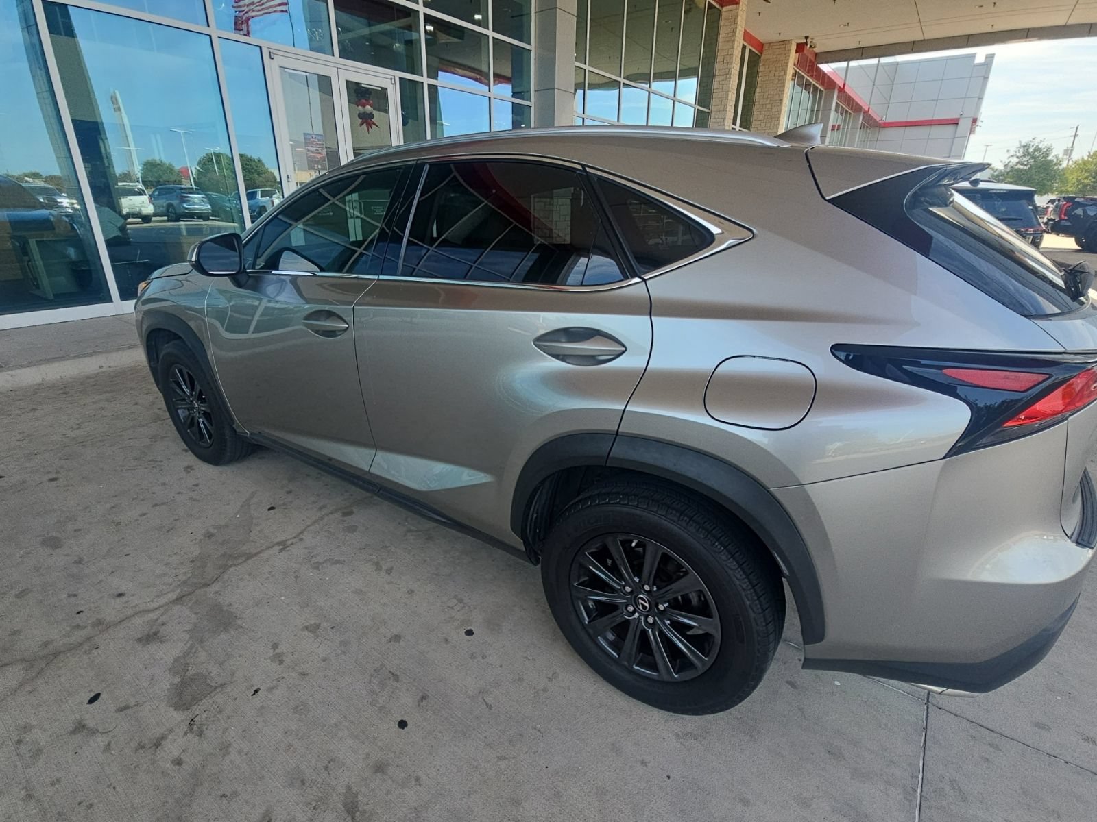 Used 2016 Lexus NX 200t FWD image 11