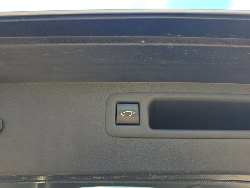 Used 2022 Toyota Highlander XLE image 19