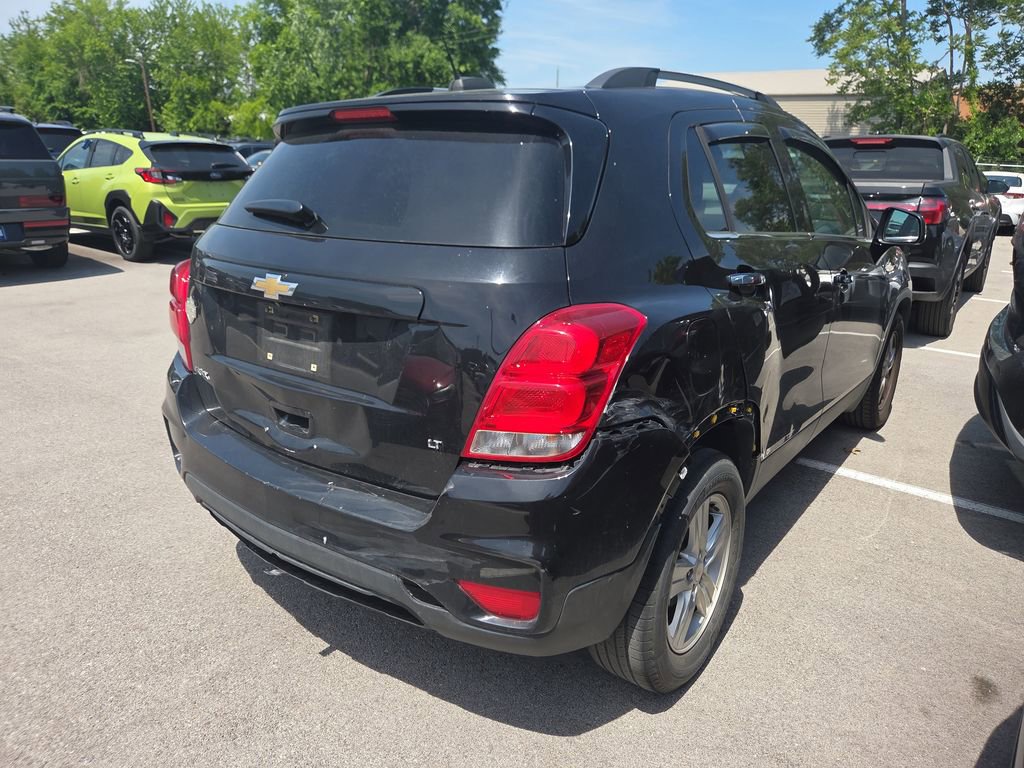 Used 2019 Chevrolet Trax LT w/ LT Convenience Package FWD image 4