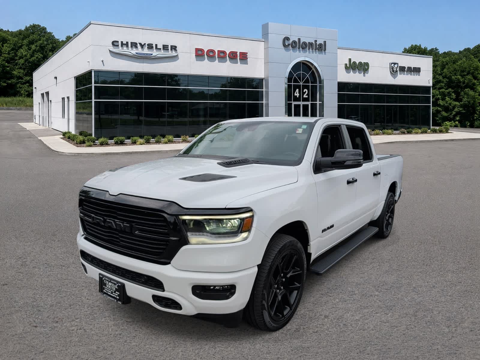 Used 2024 RAM 1500 Laramie AWD/4WD image 2