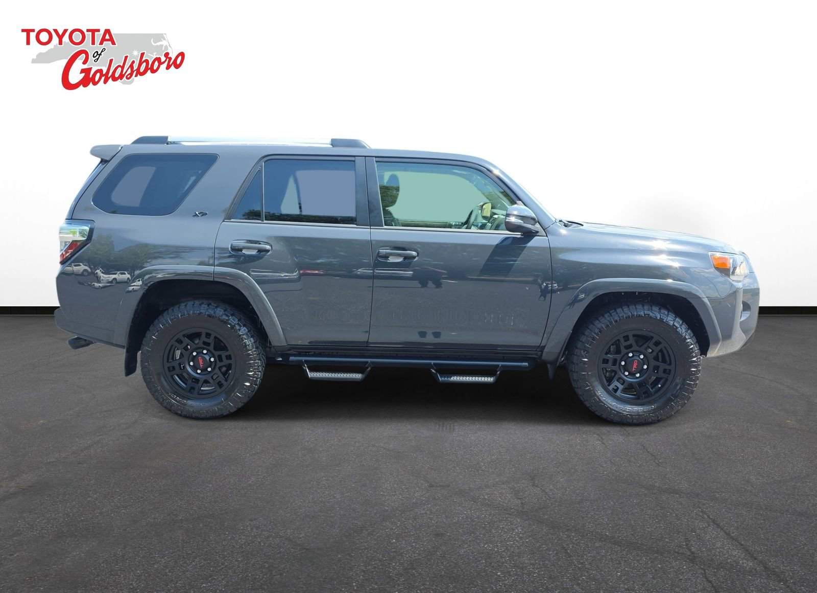 Used 2024 Toyota 4Runner SR5 Premium RWD image 4