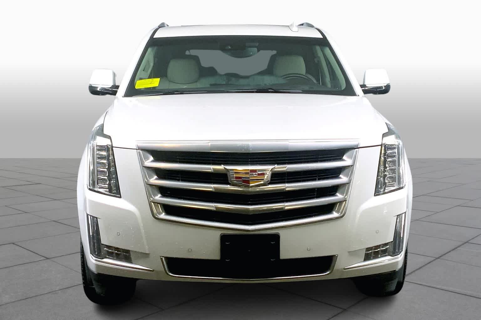 Used 2016 Cadillac Escalade Premium AWD/4WD image 4