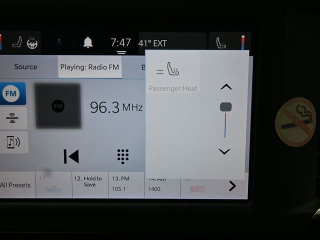 Used 2022 Chrysler Voyager LX image 19