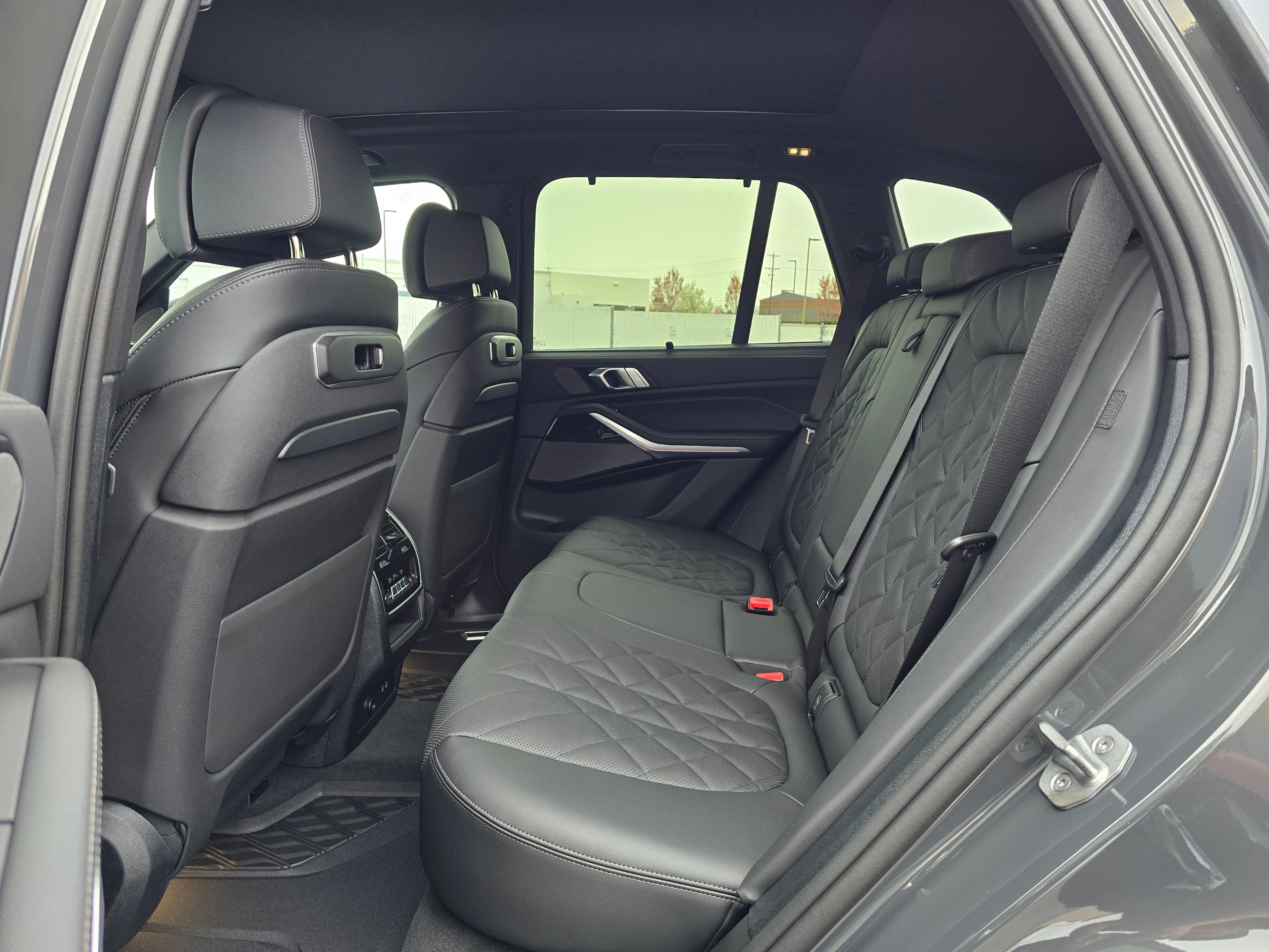 New 2026 BMW X5 xDrive50e w/ Executive Package image 13