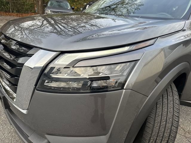 Used 2024 Nissan Pathfinder S image 30
