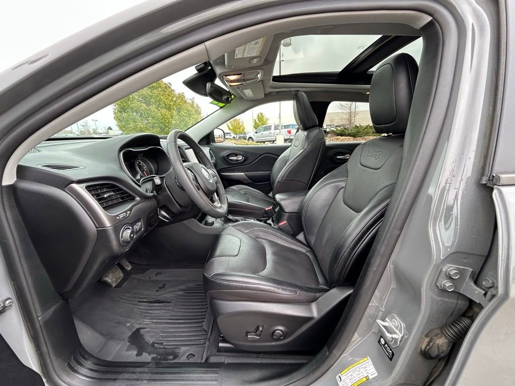 Used 2022 Jeep Cherokee Latitude Lux w/ Sun & Sound Group AWD/4WD image 13