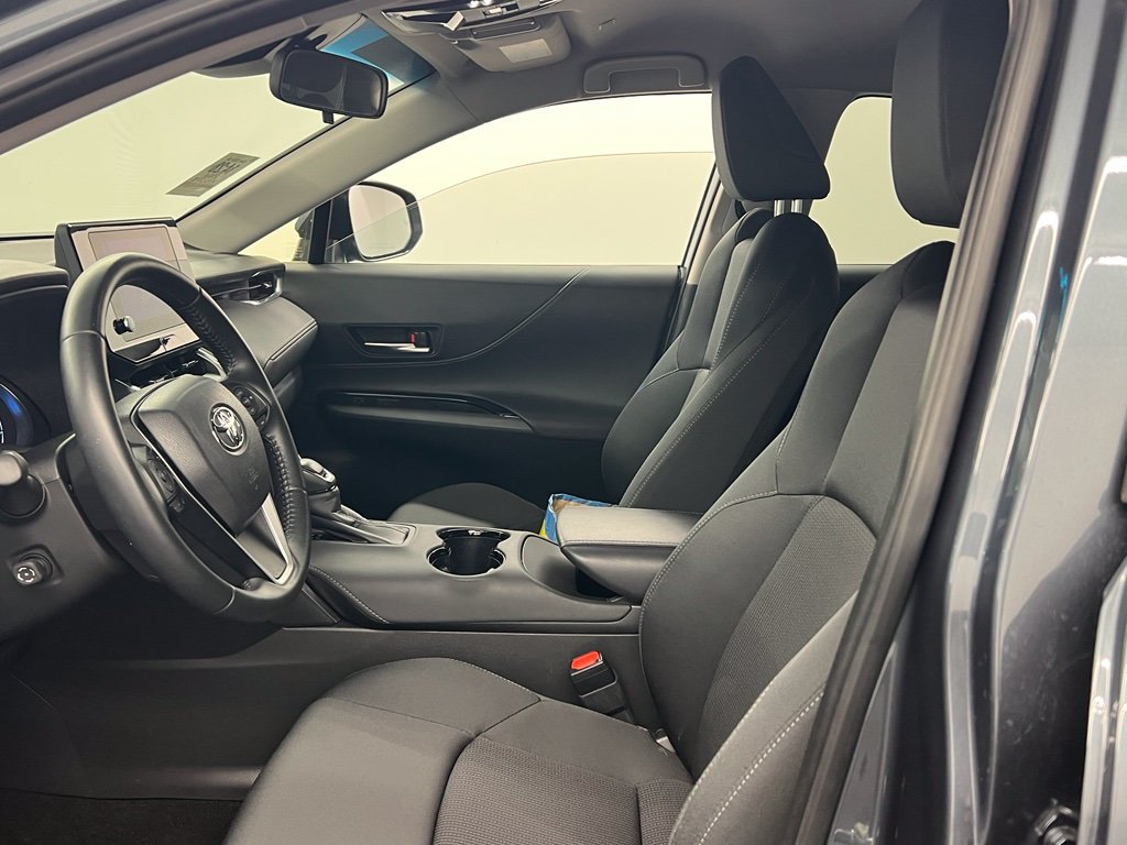 Used 2024 Toyota Venza LE AWD/4WD image 9