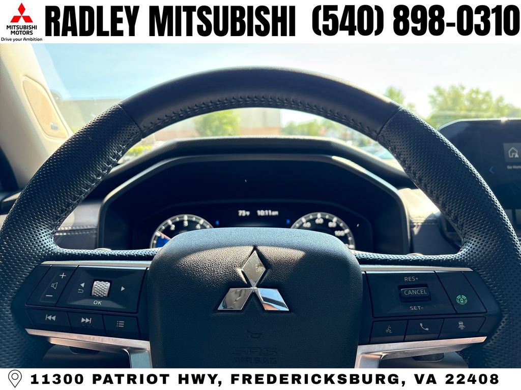 Used 2023 Mitsubishi Outlander SE FWD image 6