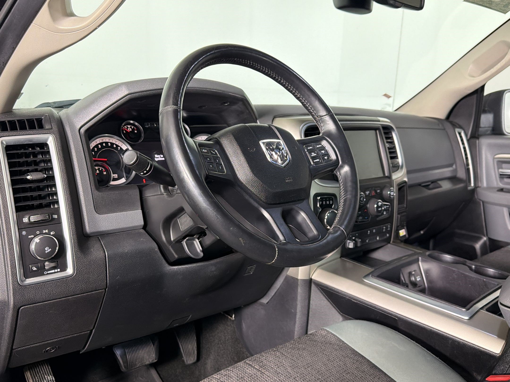 Used 2015 RAM 1500 Outdoorsman RWD image 3