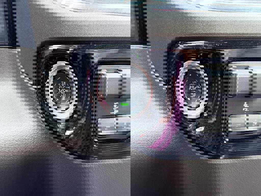 Certified 2024 GMC Sierra 2500 SLT w/ SLT Premium Package image 30