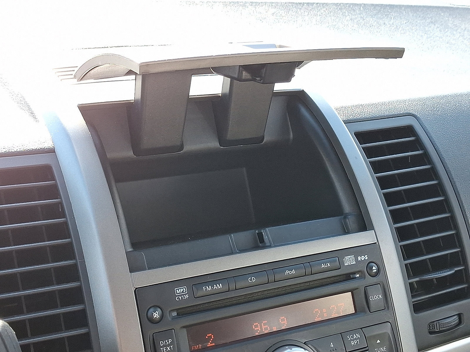 Used 2011 Nissan Sentra 2.0 S w/ Convenience Pkg image 27