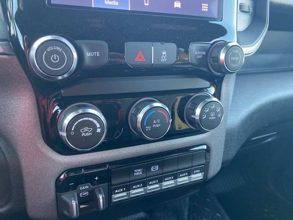 New 2026 RAM 3500 Tradesman AWD/4WD image 24