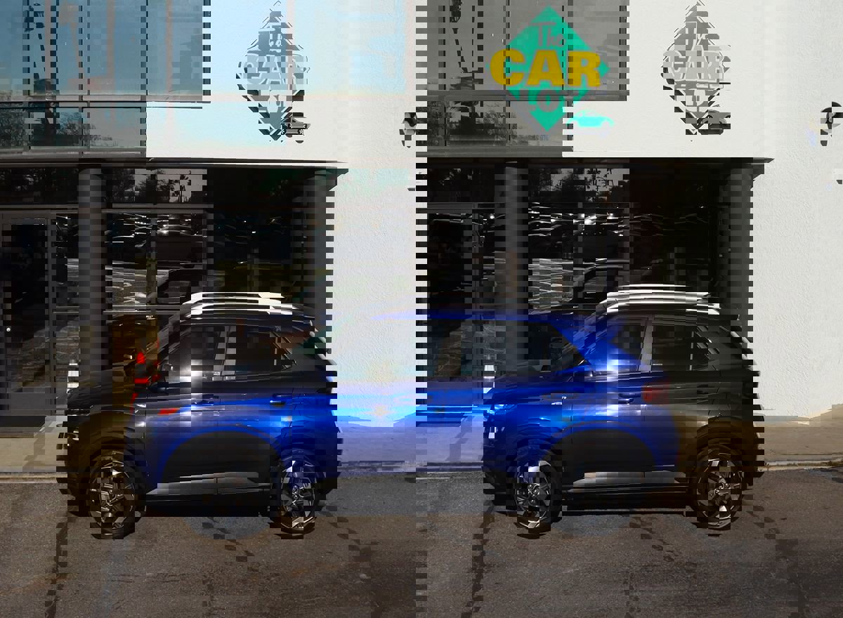 Used 2024 Hyundai Venue SEL image 8
