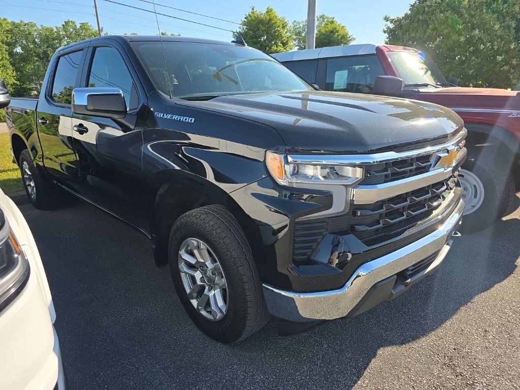 Used 2023 Chevrolet Silverado 1500 LT AWD/4WD image 12