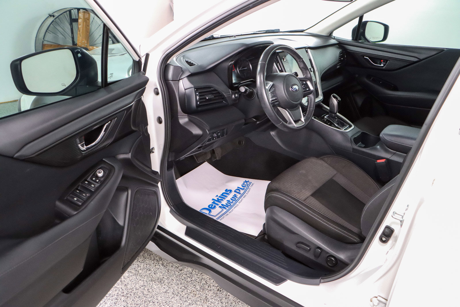 Used 2024 Subaru Outback Premium image 3