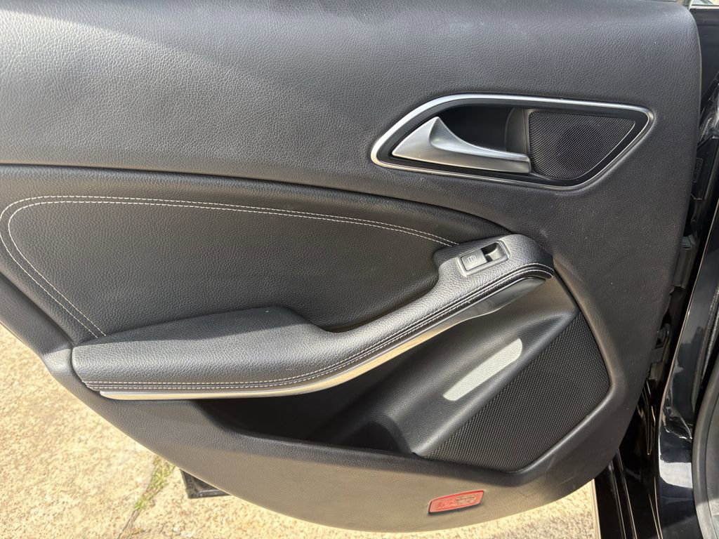 Used 2018 Mercedes-Benz CLA 250 image 21
