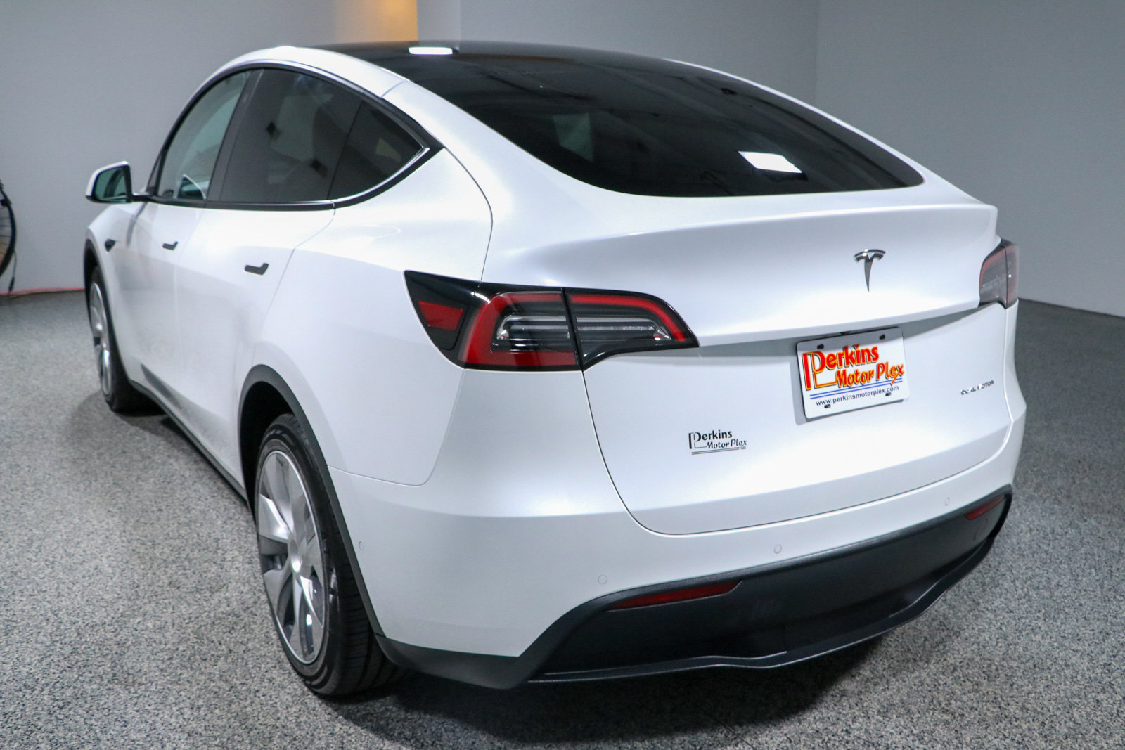 Used 2022 Tesla Model Y Long Range AWD/4WD image 9