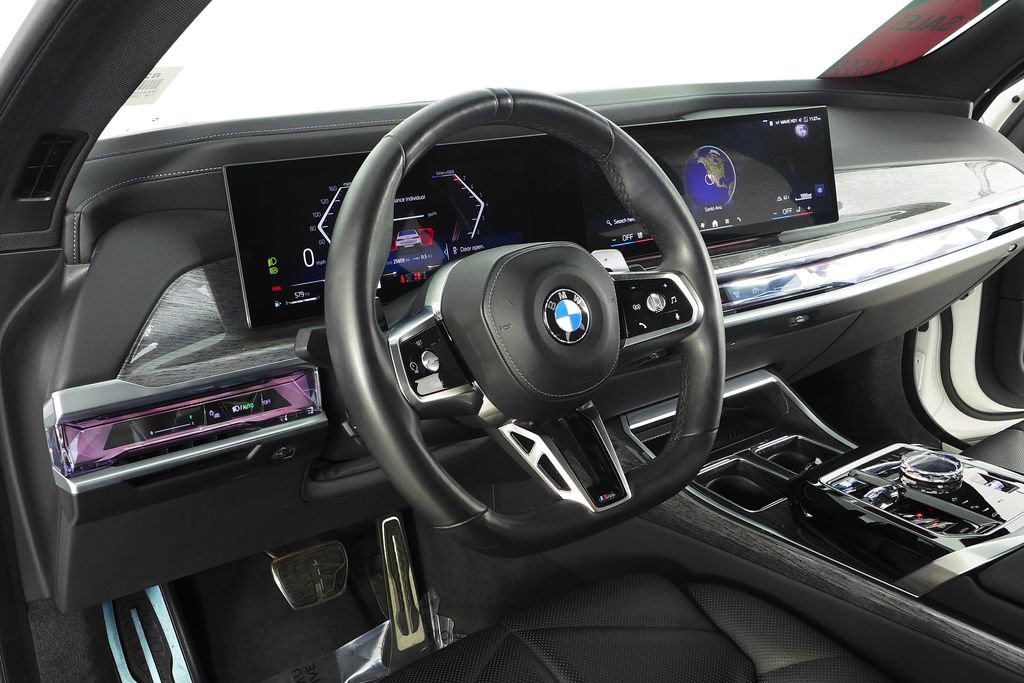 Used 2023 BMW 740i w/ Parking Assistance Package RWD image 31