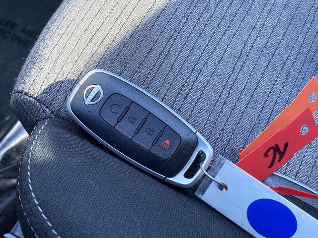 Used 2023 Nissan Rogue SV image 23