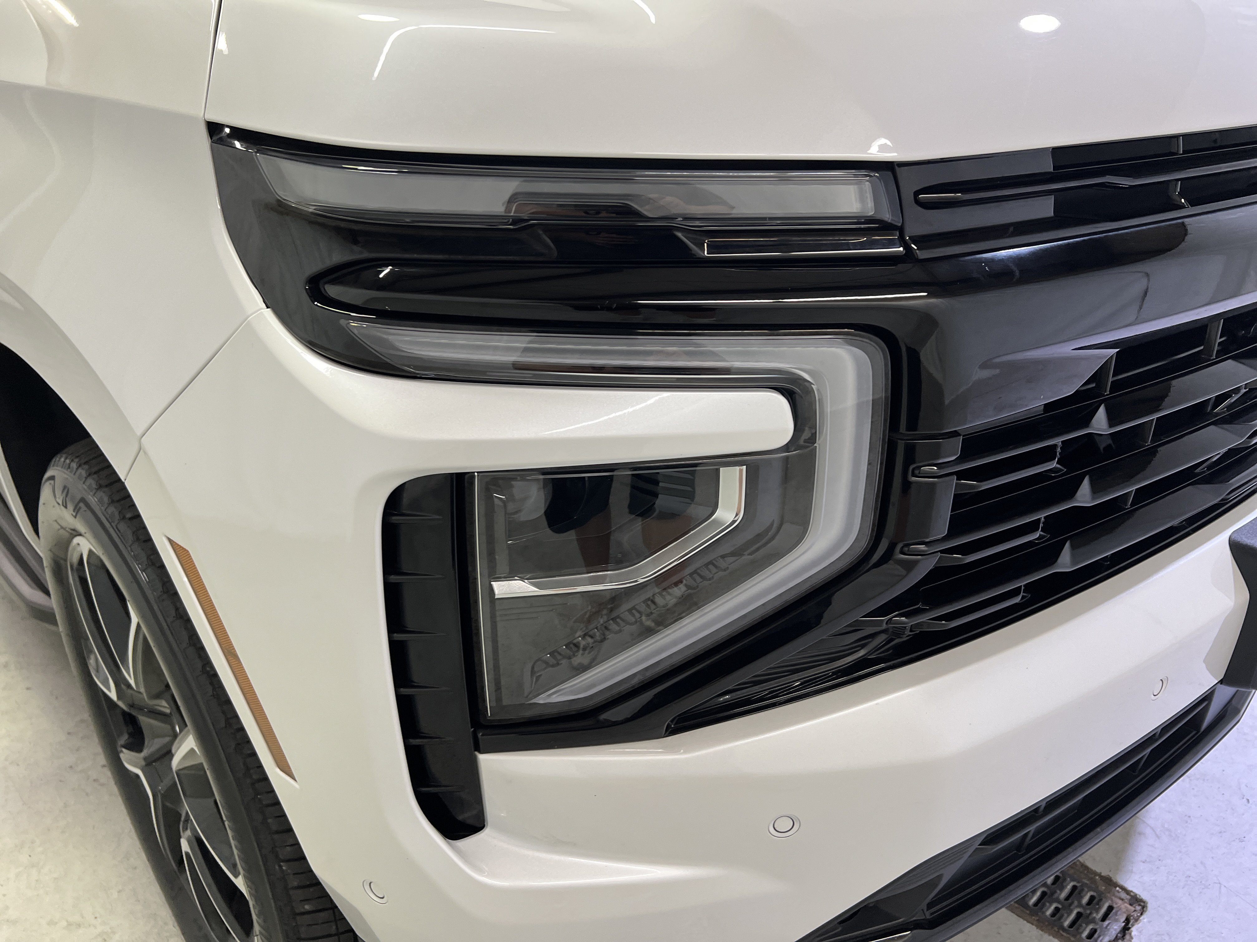 Certified 2025 Chevrolet Suburban RST w/ Sun And Tow Package RWD image 5