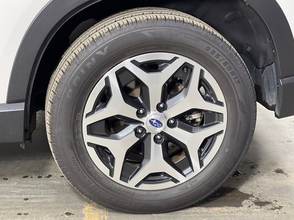 Used 2023 Subaru Forester Premium image 41