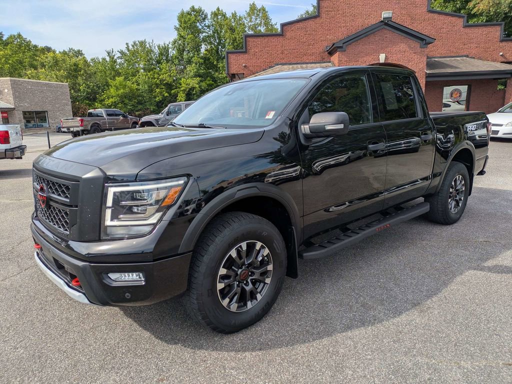Used 2023 Nissan Titan PRO-4X w/ Pro-4x Convenience Package AWD/4WD image 8