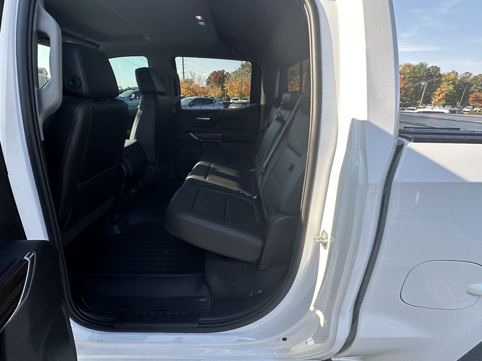Used 2021 Chevrolet Silverado 1500 LT w/ Convenience Package II AWD/4WD image 21
