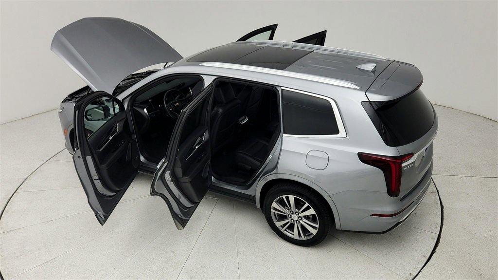 Used 2025 Cadillac XT6 Premium Luxury image 43