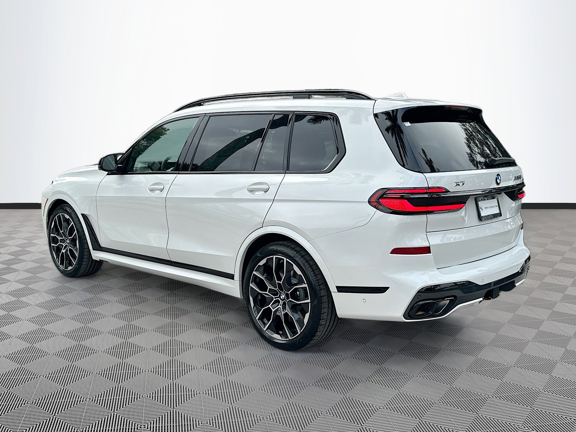 New 2026 BMW X7 M60i image 5